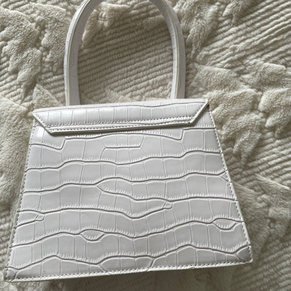 Woman’s purses - Picture 2 of 4